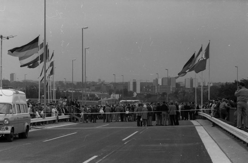 Datei:Olympiabruecke 1972.jpg