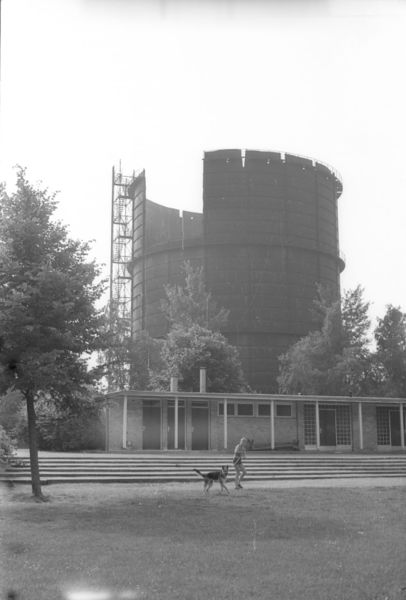 Datei:Abbruch Gasbehälter Moorteichwiese 1975.jpg