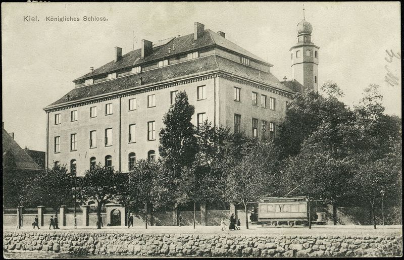Datei:Schloss 1910.jpg