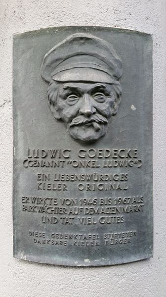 Datei:Bronzetafel Ludwig Goedecke.jpg