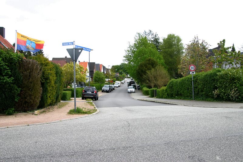 Datei:Berchtesgadener Straße von Rönner Weg.jpg
