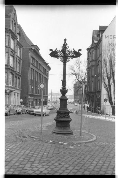 Datei:Kandelaber Ziegelteich 1965.jpg
