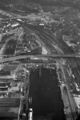 Luftaufnahme der Hörn, 1972. In der Bildmitte die Gablenzstraße mit der Gablenzbrücke, dahinter die Gleisanlagen des Hauptbahnhofs und das Barkauer Kreuz.
