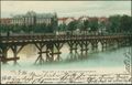 Die Holzbrücke von 1889. Blickrichtung zum Lorentzendamm; das Gebäude der Sparkasse existiert noch nicht.
