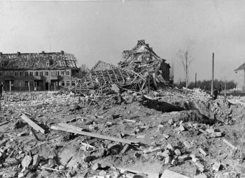 Datei:Luftangriff 1943.jpg