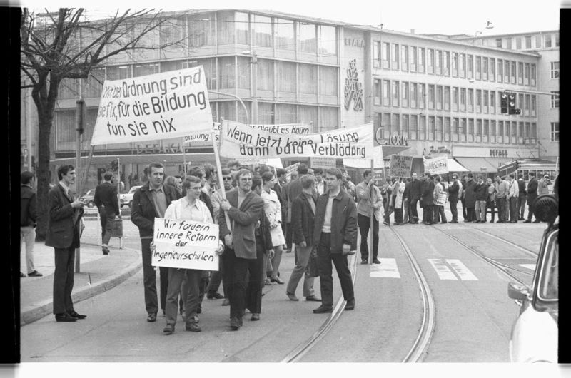 Datei:Demonstration 1969.jpg