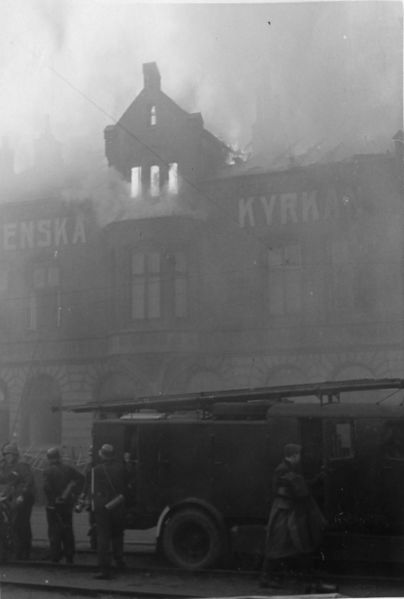 Datei:Schwedische Kirche Brand Jan 1944.jpg
