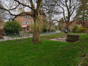 Schulweg zum Alten Nienbrügger Weg.jpg