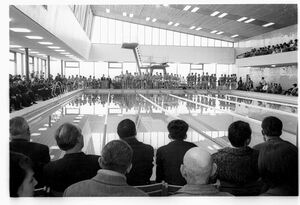 Einweihung Schwimmhalle Gaarden 1965.jpg