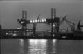 Aufbau des Portalkrans für Dock 8, 1965