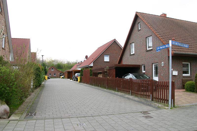 Datei:Lilli-Martius-Weg von Elfriede-Dietrich-Straße.jpg