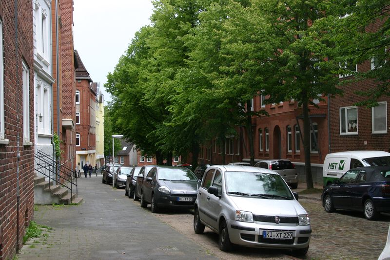 Datei:Danewerkstraße zur Rendsburger Landstraße.JPG
