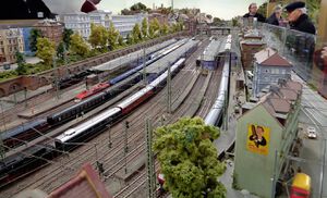 MEC Bahnhof links.JPG