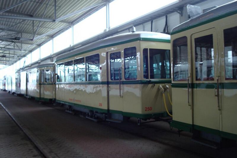 Datei:Kiel museum tram 250 inside the depot braunschweiger verkehrs-ag 2012.jpeg