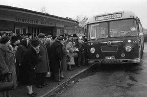 Bushaltestelle und Wartehalle Toweddern bei einer Evakuierung wegen einer Bombenentschärfung im März 1966