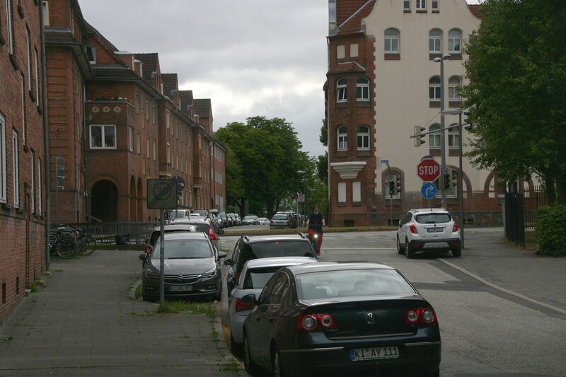 Datei:Blitzstraße über Ostring nach Westen.jpg