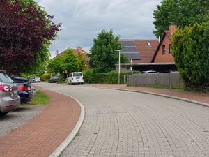 Zehlendorfer Straße nach Osten.jpg