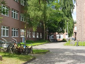 Wilhelm-Seelig-Platz zur Rudolf-Höber-Straße.jpg