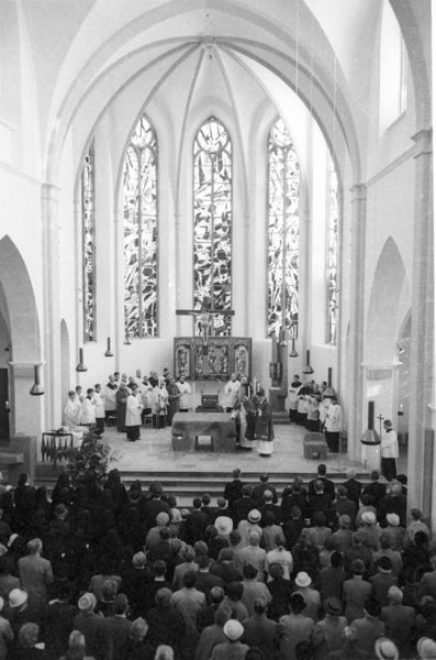 Datei:St-Nikolaus-Kirche 1967.jpg