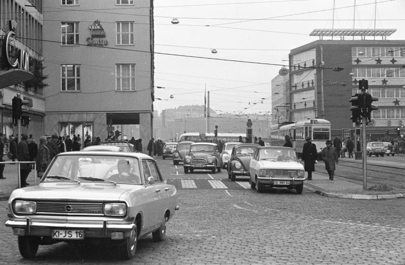 Datei:Holstenbrücke Heiligabend 1965.jpg