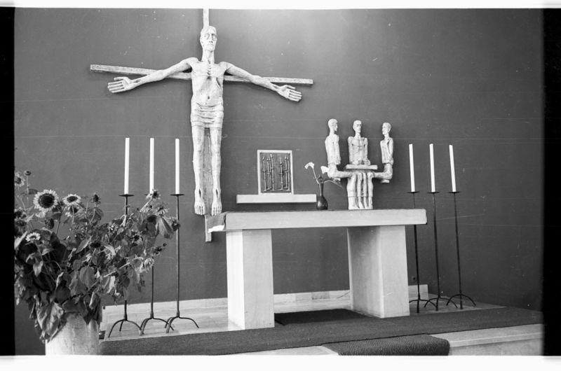 Datei:Heilig-Kreuz-Kirche 1964.jpg