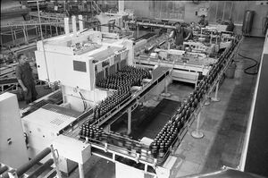 Holstenbrauerei Flaschen.jpg