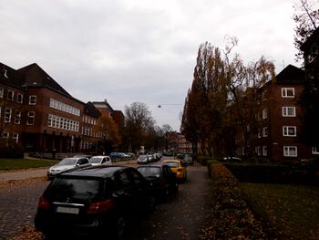 Die Metzstraße zwischen Griesinger- und Stromeyerstraße. Links der Nebeneingang in das Städtische Krankenhaus.