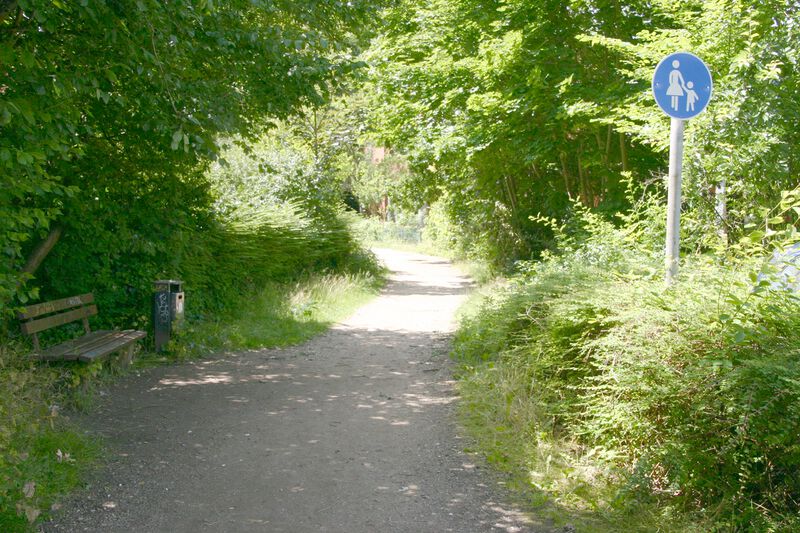 Datei:Sankt-Andreas-Weg von Wischhofstraße.jpg