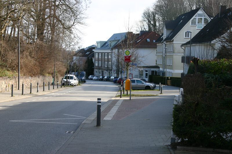 Datei:Reventlouallee von Hohenbergstraße zum Düsternbrooker Weg.jpg
