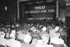 Reichshallen Maikundgebung 1967.jpg