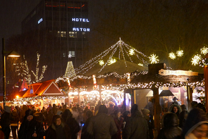 Kieler Weihnachtsmarkt 2017 im Regen3.png