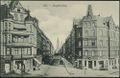 Blickrichtung Rathausturm. Im Vordergrund rechts die Adler-Apotheke; links das Kaufhaus John Kruse; ca. 1912