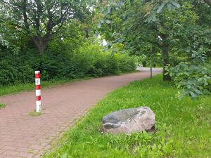 Laubengang von Spreeallee nach Osten.jpg