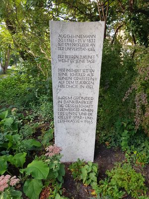 Gedenkstein August Niemann.jpg
